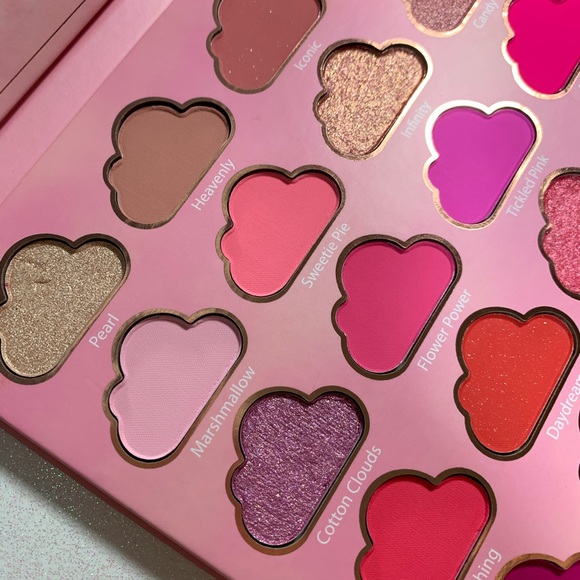 Pink Dreams Eyeshadow Palette - Picture 4 of 6